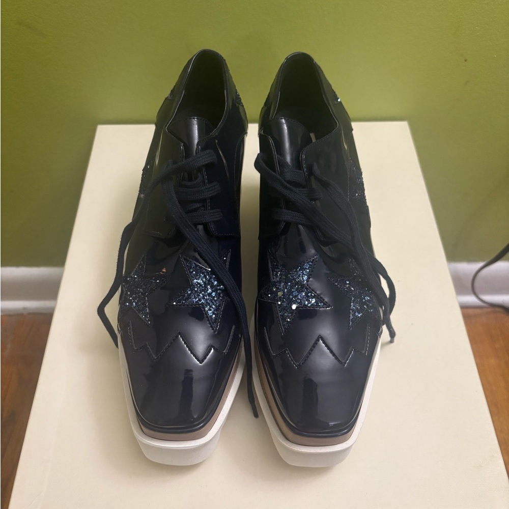 Stella McCartney Navy Patent Platform Lace-Up Oxfords with Glitter Stars